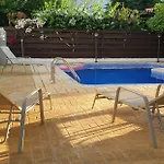 Villa Poros 2 *