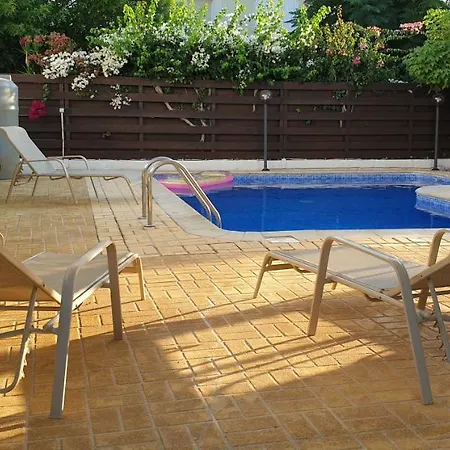 Вилла Poros 2 *